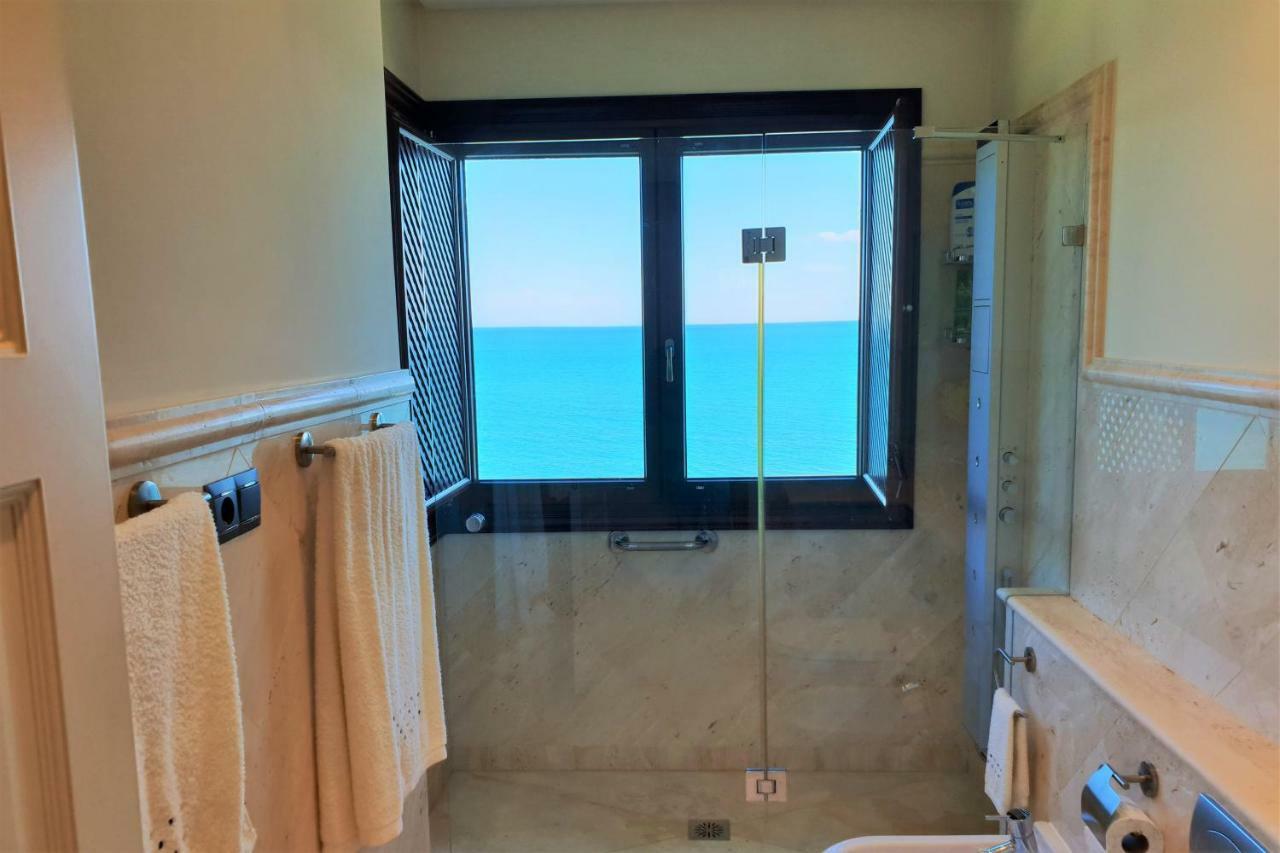 Luxury Apartment Frontal To The Sea In Estepona Doncella Beach Exterior photo