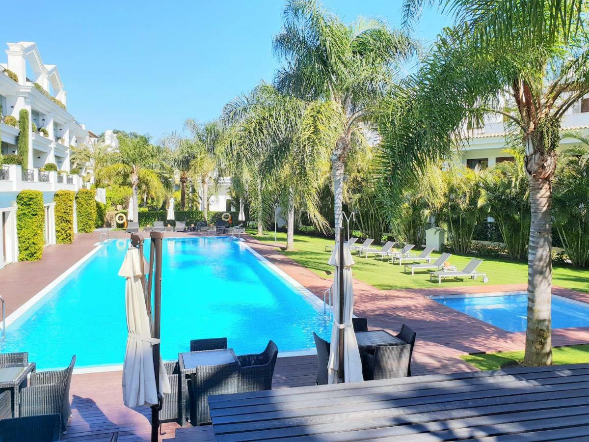 Luxury Apartment Frontal To The Sea In Estepona Doncella Beach Exterior photo