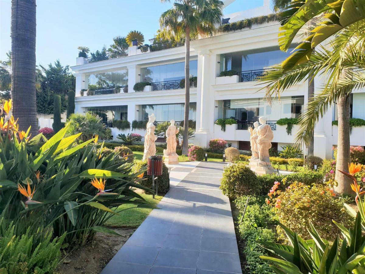 Luxury Apartment Frontal To The Sea In Estepona Doncella Beach Exterior photo