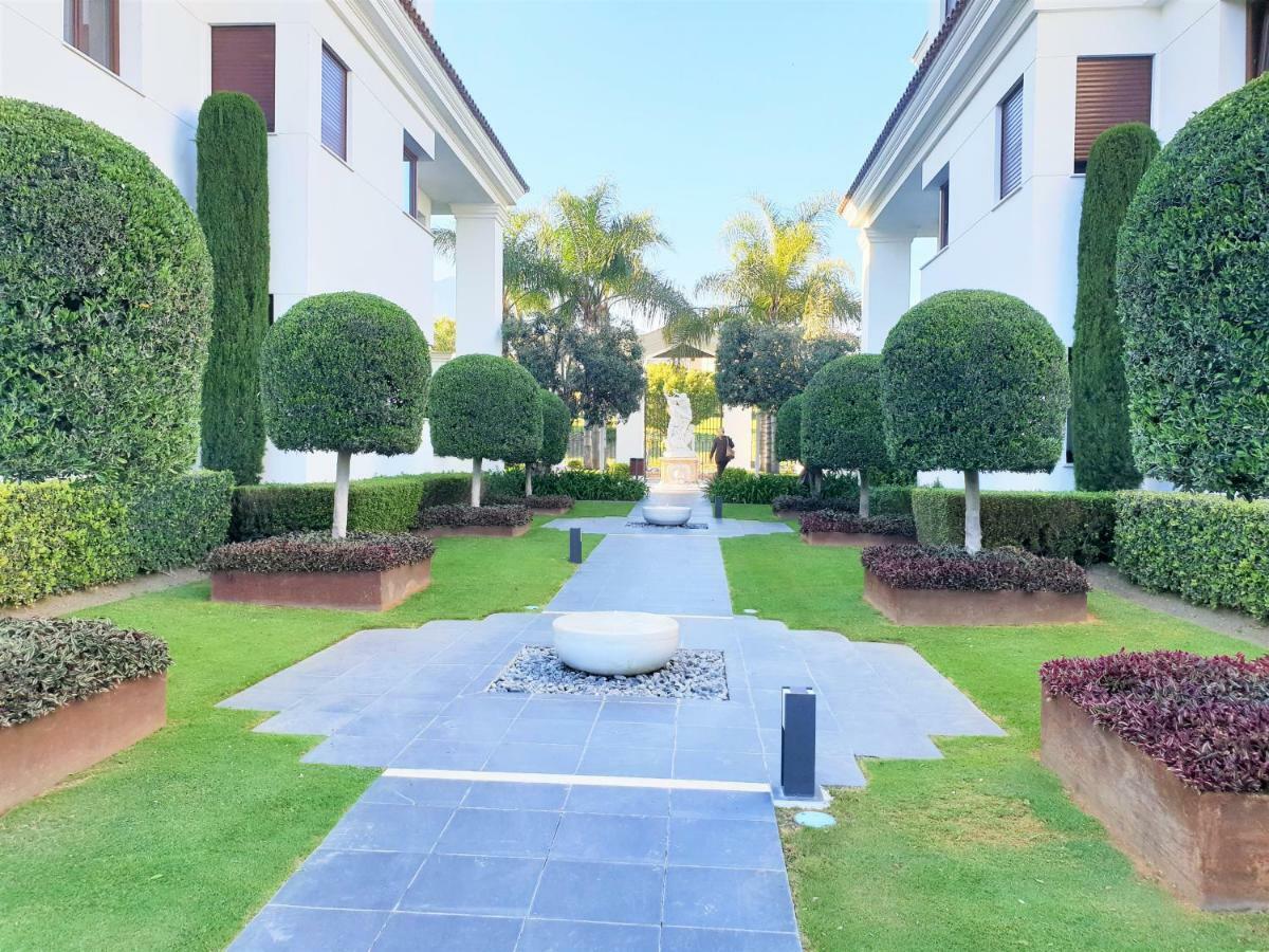 Luxury Apartment Frontal To The Sea In Estepona Doncella Beach Exterior photo
